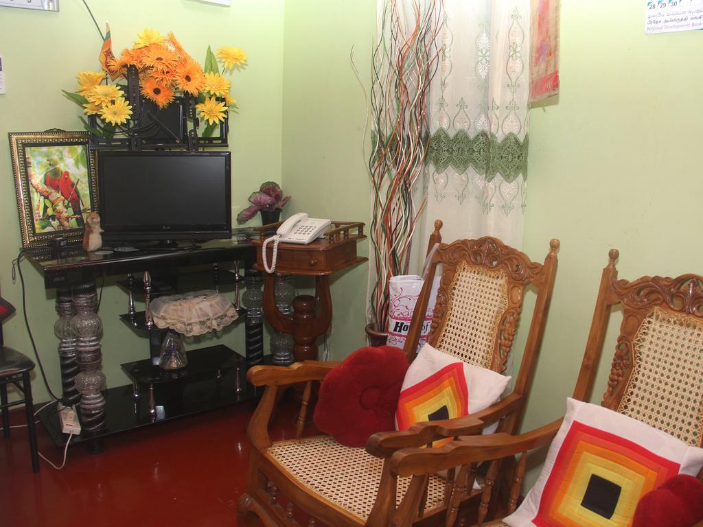 Little Pink House Apartment Mirissa Ruang foto